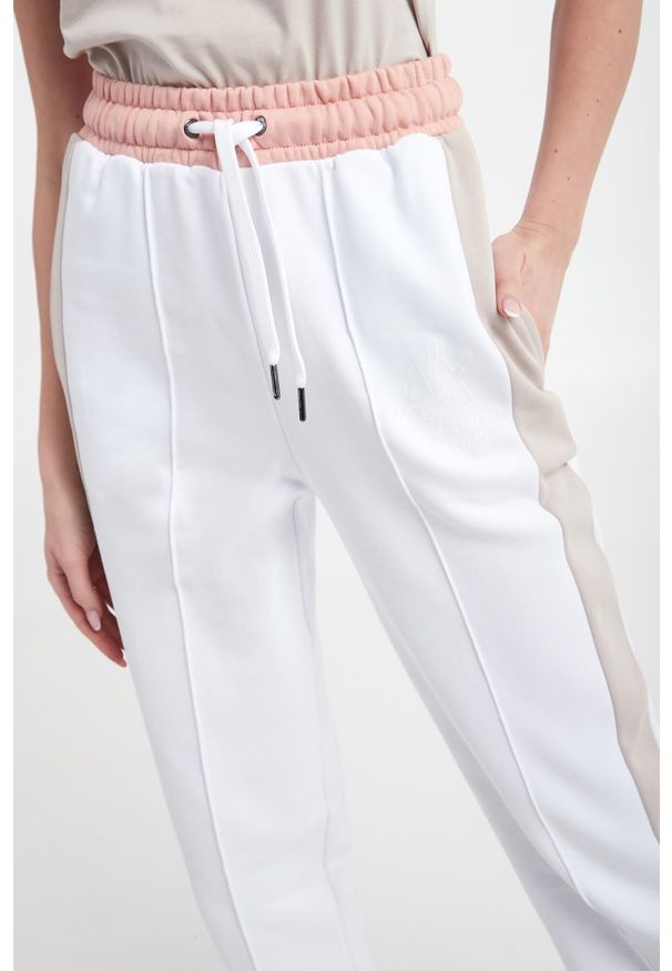 Armani Exchange - Spodnie dresowe damskie ARMANI EXCHANGE. Materiał: dresówka