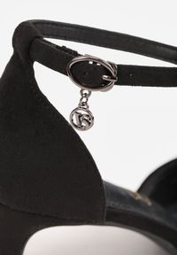 Renee - Czarne Czółenka Vices na Szpilce z Wkładką ze Skóry Naturalnej i Ozdobnym Paskiem Selarae. Okazja: na spotkanie biznesowe. Zapięcie: pasek. Kolor: czarny. Materiał: skóra. Obcas: na szpilce. Styl: biznesowy, elegancki, klasyczny #8