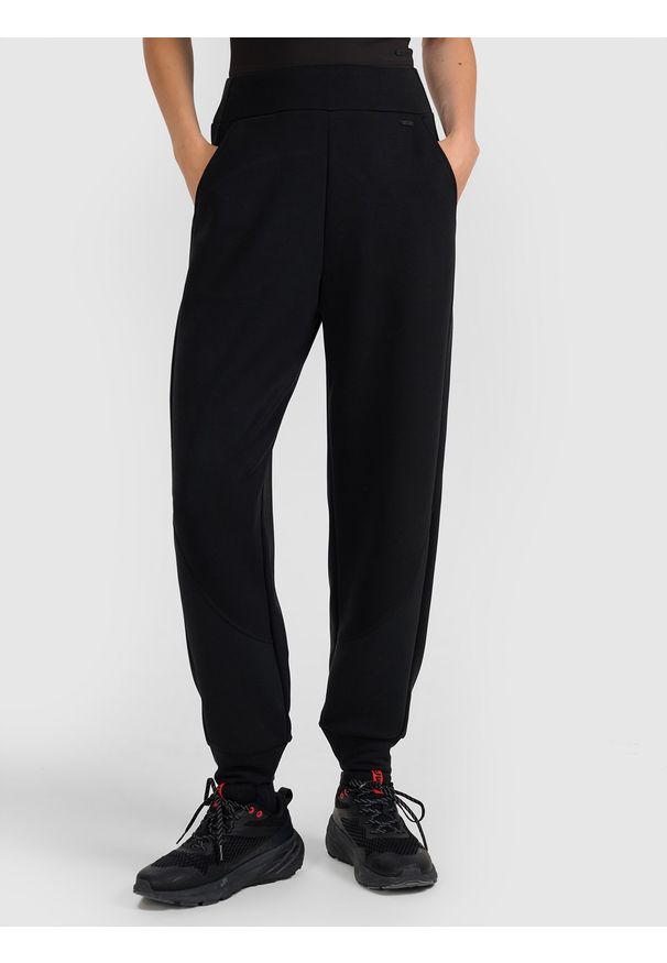 4f - 4F Spodnie dresowe joggery z modalem damskie - czarne XL. Kolor: czarny. Materiał: dresówka. Wzór: ze splotem, gładki. Sport: fitness