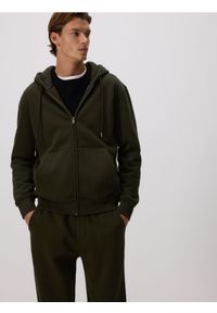 Reserved - Bluza z kapturem - ciemnozielony. Typ kołnierza: kaptur. Kolor: zielony. Materiał: dzianina, bawełna