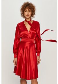 TwinSet - Twinset - Sukienka. Kolor: czerwony. Materiał: tkanina. Długość rękawa: długi rękaw. Typ sukienki: rozkloszowane #1