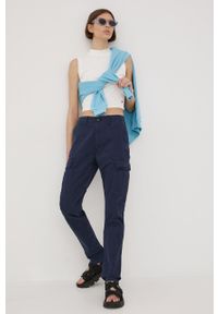 Superdry spodnie damskie kolor granatowy fason cargo high waist. Stan: podwyższony. Kolor: niebieski. Materiał: tkanina, bawełna