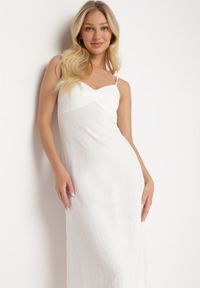 Born2be - Biała Sukienka o Rozkloszowanym Kroju na Ramiączkach Naouise. Kolor: biały. Materiał: tkanina. Długość rękawa: na ramiączkach. Sezon: lato #7