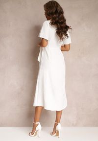 Renee - Biała Sukienka Midi z Kopertowym Dekoltem i Krótkimi Rękawami Talya. Kolor: biały. Długość rękawa: krótki rękaw. Typ sukienki: kopertowe. Długość: midi #5