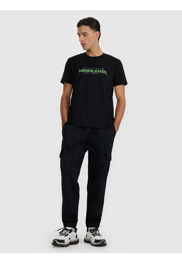 4f - 4F T-shirt regular z nadrukiem męski - czarny 3XL. Kolor: czarny. Materiał: skóra, materiał, bawełna. Wzór: nadruk
