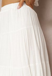Renee - Biała Spódnica Maxi w Stylu Boho Rozkloszowana Phisalia. Okazja: na co dzień. Kolor: biały. Długość: długie. Wzór: aplikacja. Styl: boho