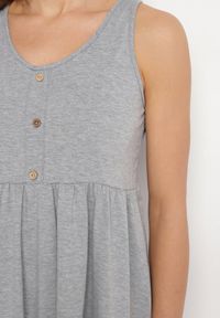 Born2be - Jasnoszara Sukienka o Rozkloszowanym Kroju na Szerokich Ramiączkach z Guzikami Jenovira. Okazja: na co dzień. Kolor: szary. Długość rękawa: na ramiączkach. Styl: casual #6