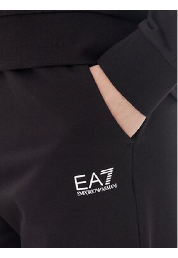 EA7 Emporio Armani Dres 7W000115 AF13135 UC001 Czarny Regular Fit. Kolor: czarny. Materiał: bawełna