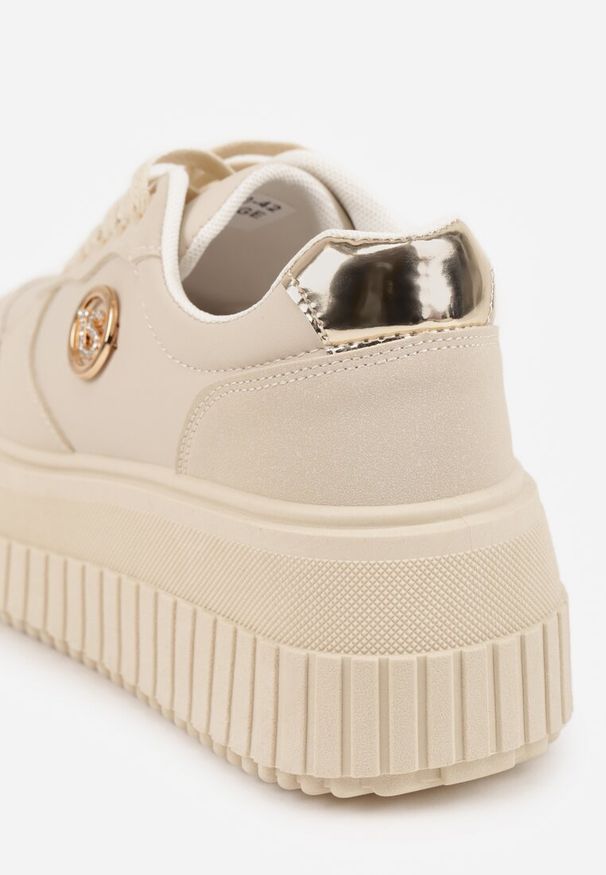 Renee - Beżowe Sneakersy Vices na Platformie z Tłoczeniem Ozdobione Metaliczną Aplikacją Eriri. Kolor: beżowy. Materiał: jeans. Szerokość cholewki: normalna. Wzór: aplikacja. Obcas: na platformie