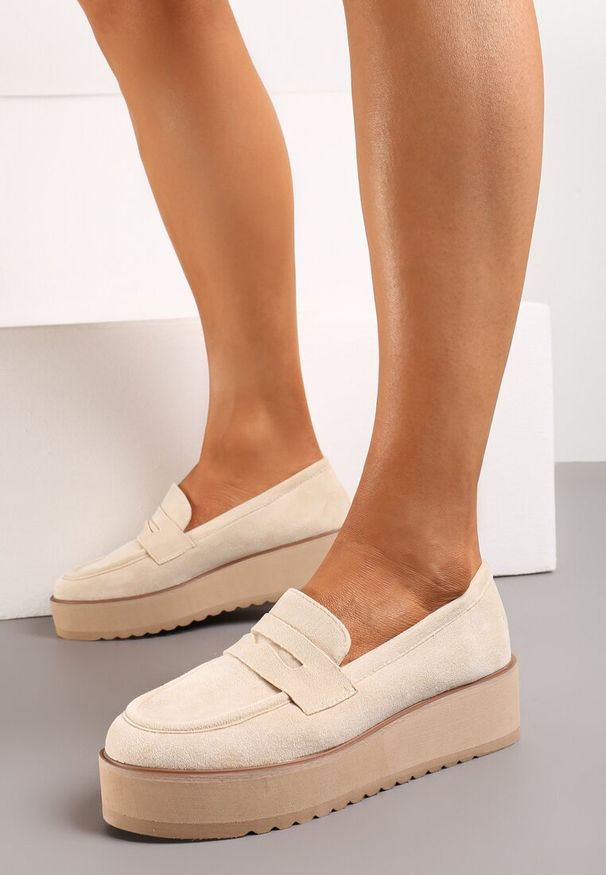 Born2be - Beżowe Półbuty Mokasyny na Platformie z Minimalistycznym Paseczkiem Soilema. Okazja: do pracy, na spotkanie biznesowe. Kolor: beżowy. Materiał: jeans. Obcas: na platformie. Styl: biznesowy, elegancki