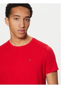 Tommy Jeans T-Shirt DM0DM04411 Czerwony Slim Fit. Kolor: czerwony. Materiał: bawełna #5