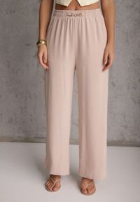 Renee - Różowe Spodnie Casual o Szerokim Kroju High Waist Zdobione Aplikacją Nephise. Okazja: na co dzień. Kolekcja: plus size. Kolor: różowy. Długość: długie. Wzór: aplikacja. Stan: podwyższony. Materiał: tkanina. Sezon: lato. Styl: casual #5