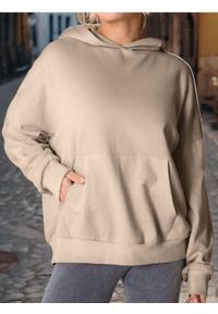 Sinsay - Bluza hoodie z kieszenią - kremowy. Kolor: kremowy. Materiał: dzianina