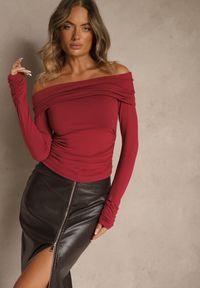 Renee - Bordowa Marszczona Bluzka Hiszpanka Vices z Wywiniętym Dekoltem Termola. Okazja: na co dzień. Typ kołnierza: dekolt hiszpanka. Kolor: czerwony. Materiał: jeans. Styl: casual