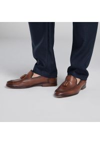 Wittchen - Męskie mokasyny skórzane z małymi chwostami. Zapięcie: bez zapięcia. Kolor: brązowy. Materiał: skóra. Wzór: gładki. Styl: klasyczny, elegancki #4