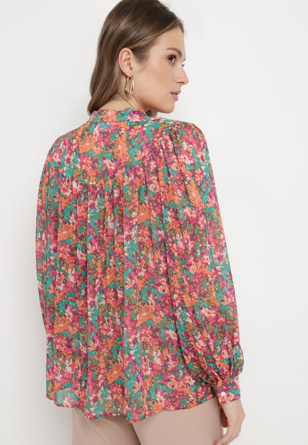 Born2be - Różowo-Zielona Koszula z Transparentnego Materiału w Kwiaty Nomerttia. Kolor: różowy. Materiał: materiał. Wzór: kwiaty