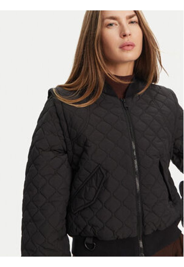 Hunter Kurtka bomber Shira HARW0046251 Czarny Cropped Fit. Kolor: czarny. Materiał: syntetyk