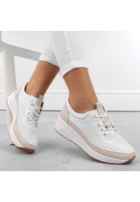 Skórzane półbuty sportowe damskie sneakersy na koturnie białe Artiker 54C1742. Kolor: biały. Materiał: skóra. Obcas: na koturnie #6