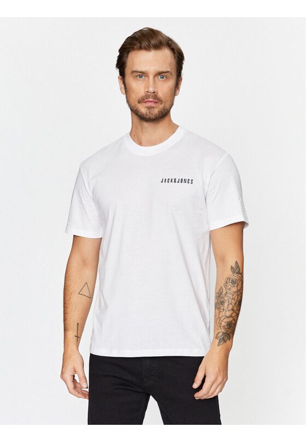 Jack & Jones - Jack&Jones T-Shirt 12235135 Biały Relaxed Fit. Kolor: biały. Materiał: bawełna