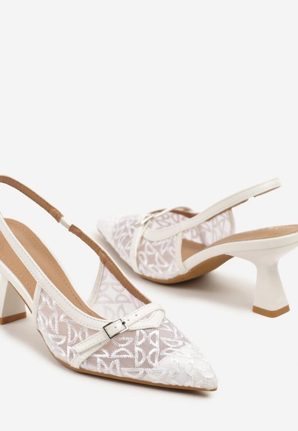 Renee - Białe Sandały Vices na Obcasie z Haftowanej Siateczki Telaniriel. Okazja: na co dzień. Kolor: biały. Materiał: jeans. Wzór: haft. Obcas: na obcasie. Styl: elegancki, casual. Wysokość obcasa: średni