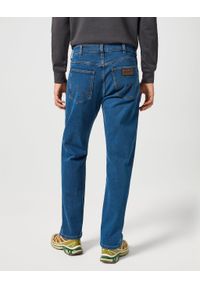 Wrangler - WRANGLER MĘSKIE SPODNIE JENSOWE FRONTIER BLUE GREY 112355017