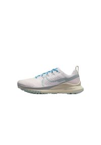 Buty do biegania damskie Nike React Pegasus Trail 4. Zapięcie: sznurówki. Kolor: fioletowy, wielokolorowy. Materiał: guma, syntetyk, tkanina, materiał. Szerokość cholewki: normalna. Sport: bieganie