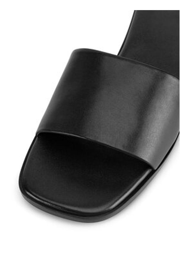 Gino Rossi Klapki ALA-118091 Czarny. Kolor: czarny. Materiał: skóra