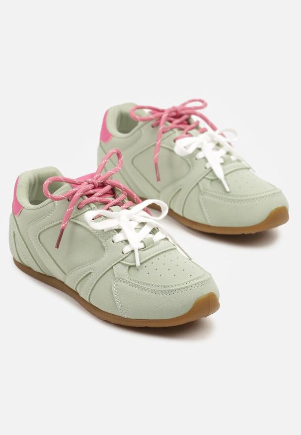 Renee - Jasnozielone Sneakersy Ozdobione Przeszyciami i Podwójnym Sznurowaniem Telisaria. Okazja: na co dzień. Zapięcie: sznurówki. Kolor: zielony. Materiał: jeans. Wzór: aplikacja