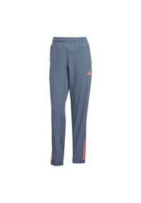 Adidas - Dres treningowy Prematch Bayern Monachium 2025/26. Kolor: szary. Materiał: dresówka. Sport: piłka nożna