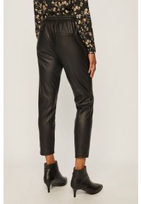 Vero Moda - Spodnie. Kolor: czarny. Materiał: materiał