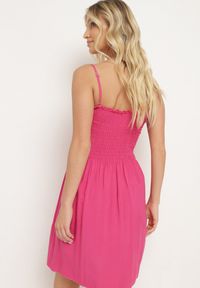 Born2be - Fuksjowa Bawełniana Sukienka na Ramiączkach z Marszczonym Dekoltem Krisele. Okazja: na co dzień, na randkę, na spacer. Kolor: różowy. Materiał: bawełna. Długość rękawa: na ramiączkach. Sezon: lato. Typ sukienki: proste. Styl: casual #5