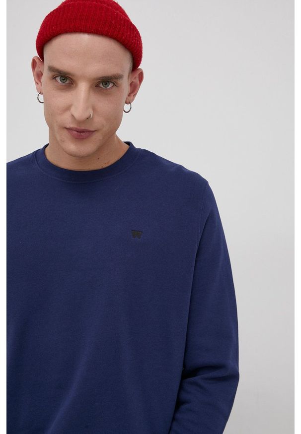 Wrangler Bluza bawełniana męska kolor granatowy gładka. Okazja: na co dzień. Kolor: niebieski. Materiał: bawełna. Wzór: gładki. Styl: casual