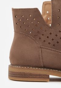 Born2be - Jasnobrązowe Płaskie Botki Sztyblety z Ażurowym Wzorem ze Skórzaną Wkładką Terisina. Okazja: na co dzień. Kolor: brązowy. Materiał: skóra. Wzór: ażurowy. Obcas: na obcasie. Styl: casual, elegancki. Wysokość obcasa: niski #3