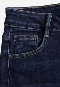 Born2be - Niebieskie Bawełniane Jeansy o Szerokim Kroju Vimantta. Okazja: na co dzień. Kolor: niebieski. Styl: casual #7