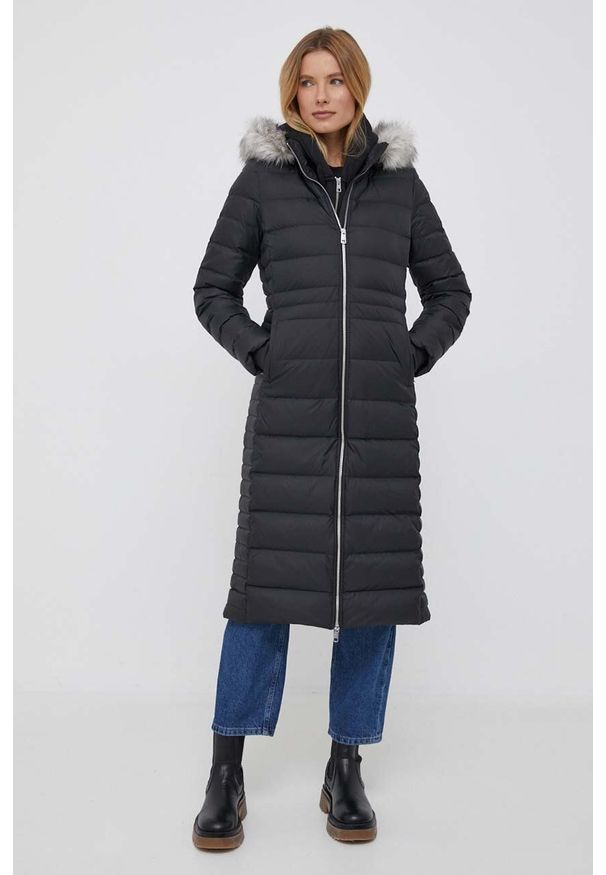TOMMY HILFIGER - Tommy Hilfiger kurtka puchowa damska kolor czarny przejściowa. Kolor: czarny. Materiał: puch