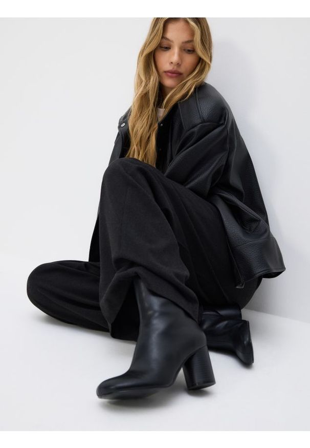 Reserved - Skórzane botki - czarny. Kolor: czarny. Materiał: skóra