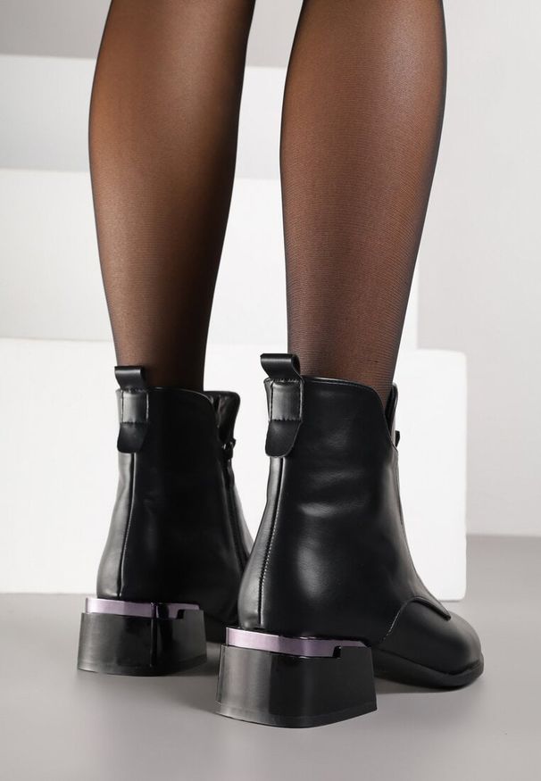 Born2be - Czarne Botki Vices na Obcasie z Efektem Spękań Nunama. Okazja: na co dzień, na spotkanie biznesowe, do pracy. Kolor: czarny. Materiał: lakier. Obcas: na obcasie. Styl: casual, biznesowy, elegancki. Wysokość obcasa: średni