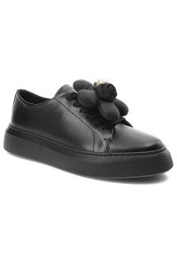 CheBello - Czarne Eleganckie Sneakersy Chebello Z Ozdobnym Kwiatem. Okazja: na co dzień. Kolor: czarny. Materiał: materiał, skóra. Wzór: kwiaty