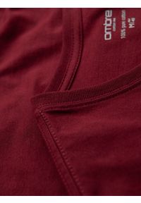 Ombre Clothing - Bawełniana klasyczna męska koszulka z dekoltem w serek BASIC – bordowa V10 - Rozmiar: XL. Typ kołnierza: dekolt w serek. Kolor: czerwony. Materiał: bawełna. Styl: klasyczny #7
