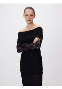 Reserved - Strukturalna sukienka maxi - czarny. Kolor: czarny. Materiał: dzianina. Długość: maxi #1