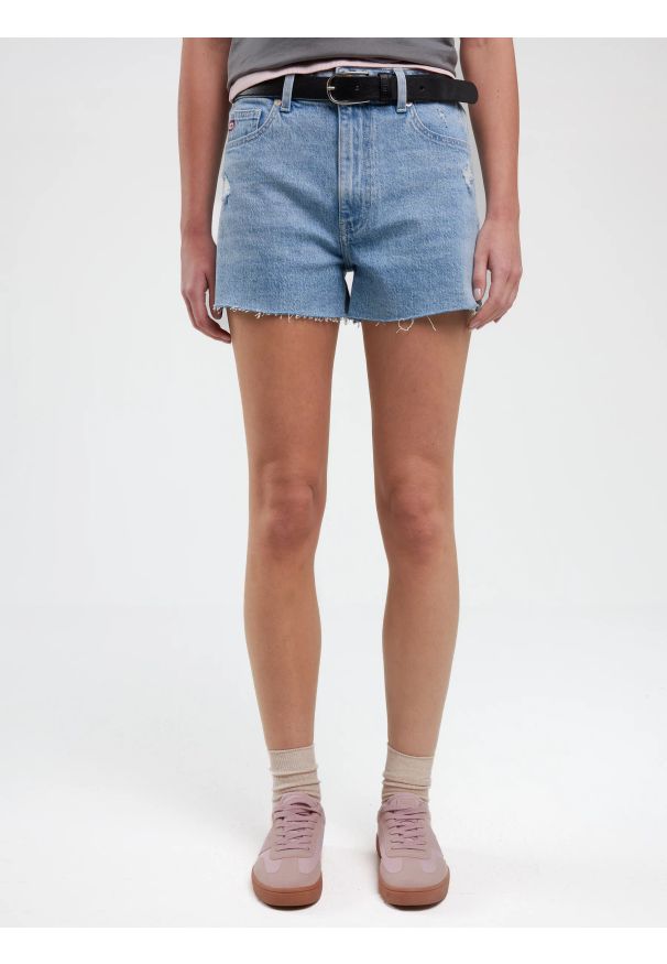 Big-Star - Szorty damskie jeansowe z surowym wykoŅczeniem z kolekcji Authentic niebieskie Authentic Girl 284. Okazja: na co dzień. Stan: podwyższony. Kolor: niebieski. Materiał: jeans. Sezon: lato. Styl: klasyczny, elegancki, casual
