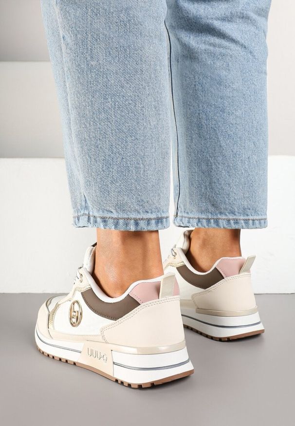 Born2be - Beżowe Sneakersy Ozdobione Metaliczną Aplikacją Zolamira. Okazja: na co dzień. Zapięcie: sznurówki. Kolor: beżowy. Materiał: jeans. Wzór: aplikacja. Sezon: jesień, wiosna. Obcas: na płaskiej podeszwie