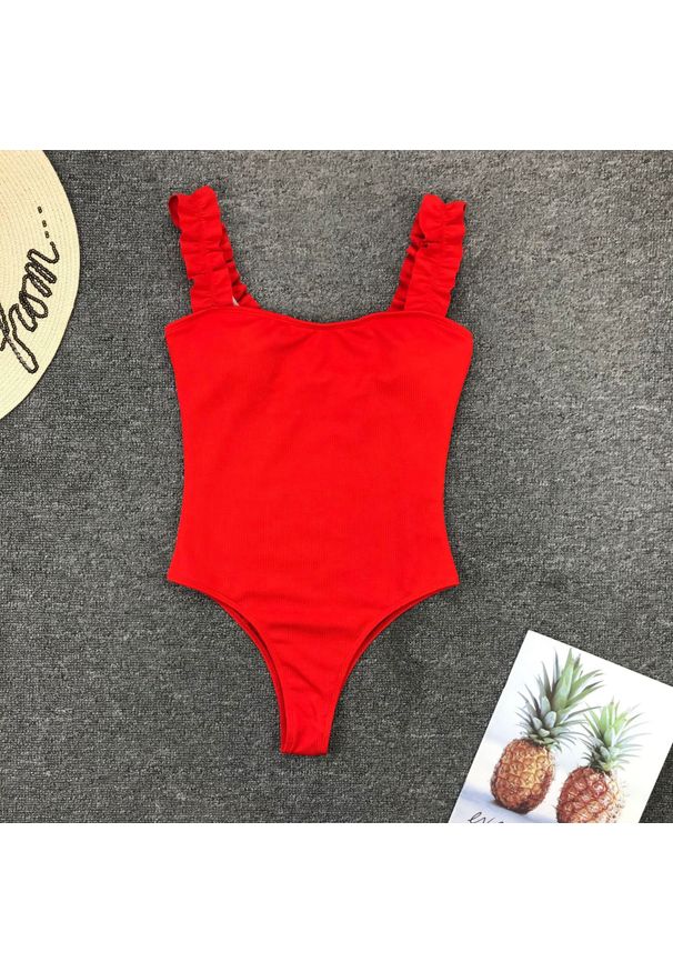 Intica - Strój kąpielowy z ozdobnymi ramiączkami na plażę i basen Berny. Kolor: czerwony. Materiał: materiał. Wzór: aplikacja