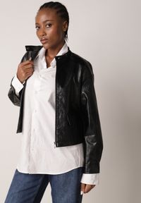 Born2be - Czarna Kurtka Ramoneska Bomberka Ściągana po Bokach Salanthe. Okazja: na co dzień. Kolor: czarny. Materiał: poliester, jeans. Styl: casual #5