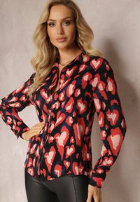 Renee - Czarna Koszula w Cętki Phoima. Typ kołnierza: kołnierzyk klasyczny. Kolor: czarny. Materiał: tkanina. Styl: klasyczny