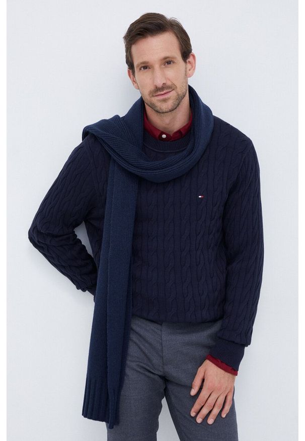 TOMMY HILFIGER - Tommy Hilfiger sweter bawełniany kolor granatowy lekki. Kolor: niebieski. Materiał: bawełna. Długość rękawa: długi rękaw. Długość: długie. Wzór: ze splotem