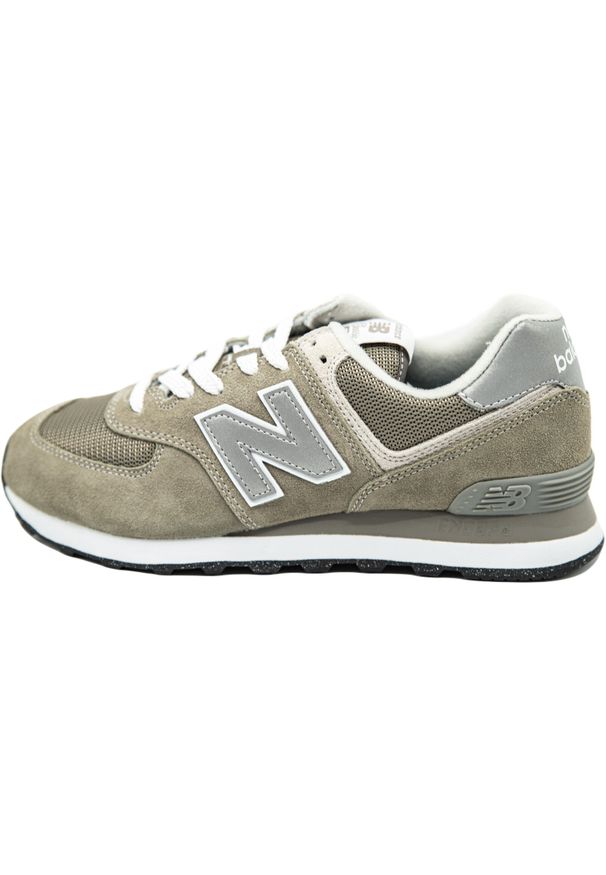 Buty do chodzenia męskie New Balance 574. Zapięcie: sznurówki. Kolor: wielokolorowy, szary, brązowy. Materiał: guma, tkanina, zamsz, materiał, syntetyk. Szerokość cholewki: normalna. Model: New Balance 574. Sport: turystyka piesza