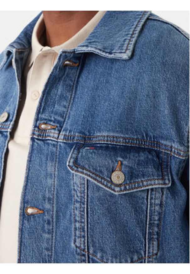 Tommy Jeans Kurtka jeansowa DM0DM22635 Niebieski Regular Fit. Kolor: niebieski. Materiał: bawełna