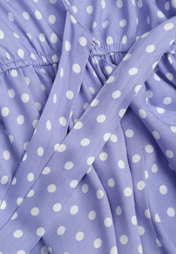 Born2be - Liliowa Sukienka Echosia. Kolor: fioletowy. Materiał: materiał. Długość rękawa: krótki rękaw. Wzór: kropki. Typ sukienki: kopertowe. Długość: maxi