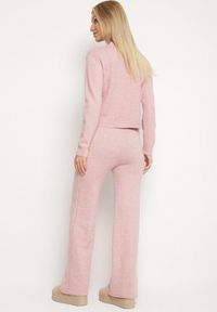 Born2be - Jasnoróżowy Dzianinowy Komplet z Wełną i Bawełną Sweter z Tłoczonym Wzorem i Spodnie Otivra. Kolor: różowy. Materiał: wełna, bawełna, dzianina #6